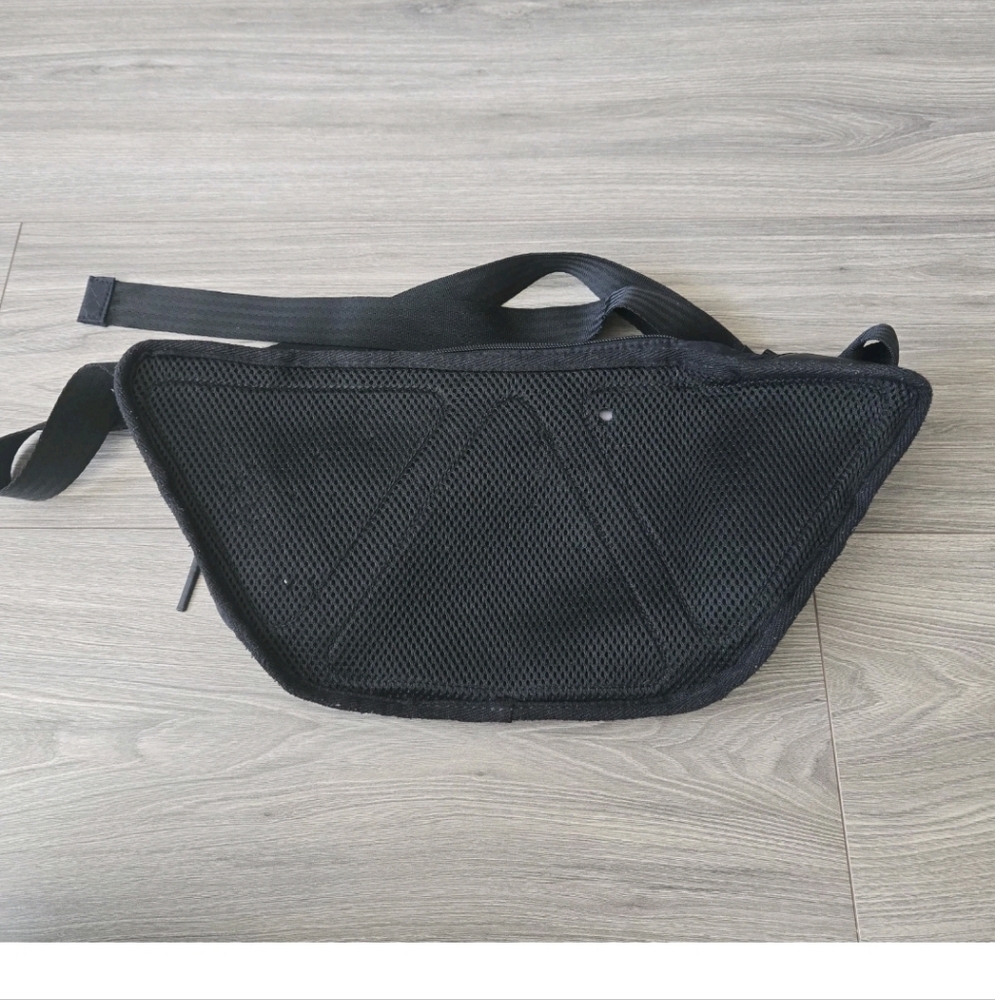 Athleta Excursion Crossbody Waist Ripstop Belt Bag Black Nylon Lightweight Large - Picture 8 of 11
